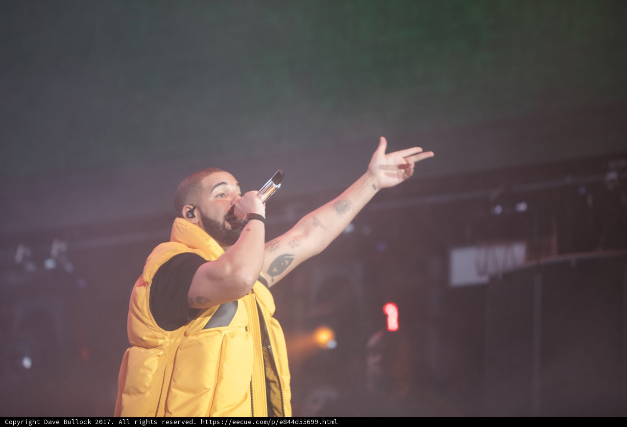 Drake Lights Up O2 Arena