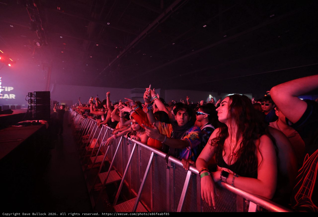 Electric Crowd Surges at Wobbleland 2026 Festival