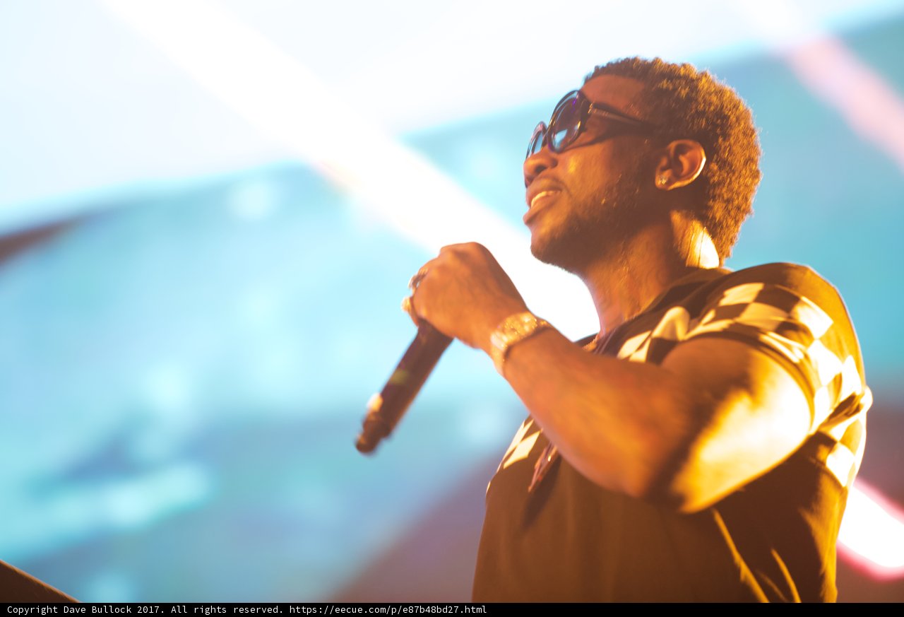 Solo Performance with Shades