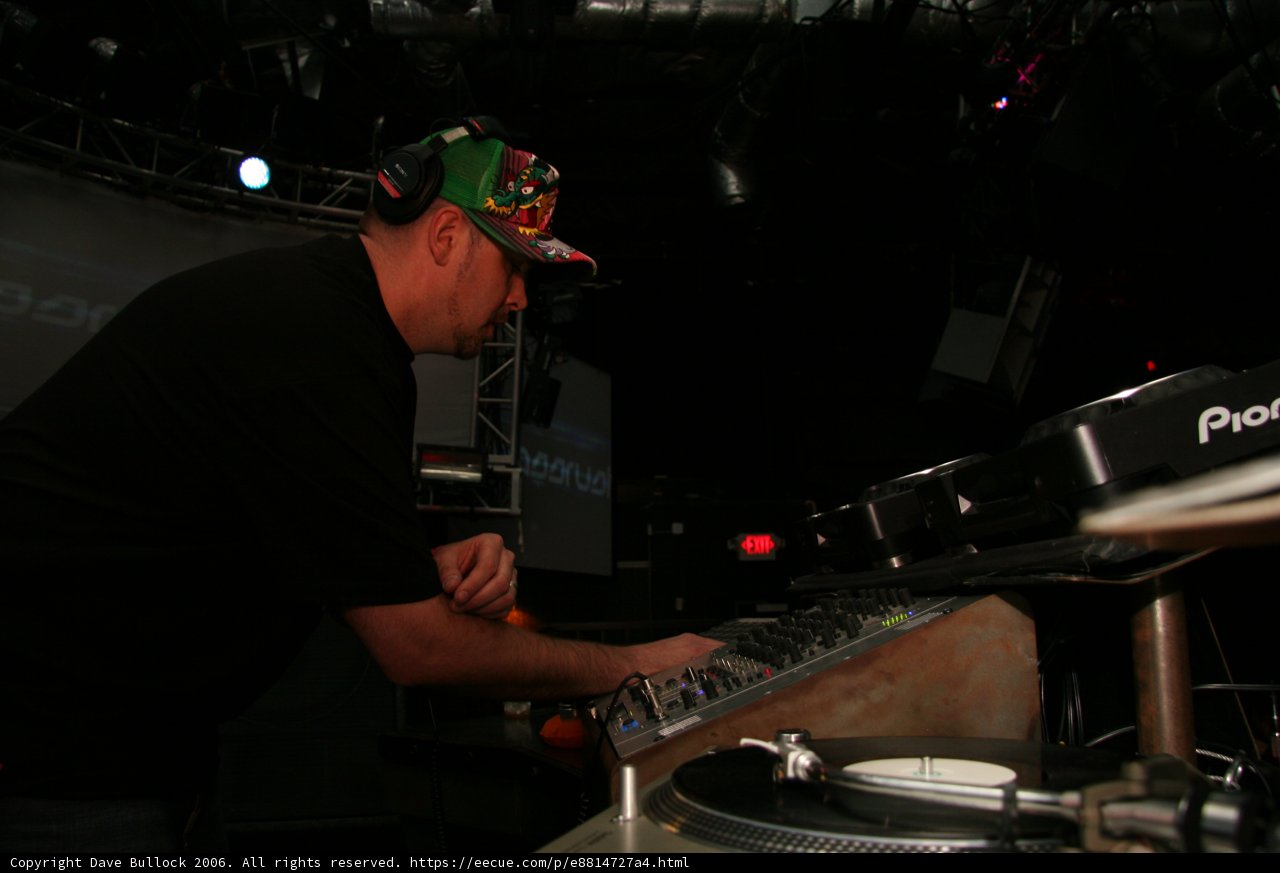 Black Shirt DJ at Funktion XXXL and Silver