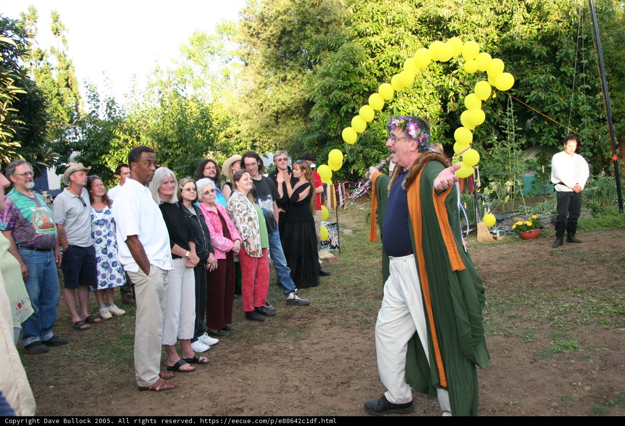 The Green Outfit and the Yellow Balloon