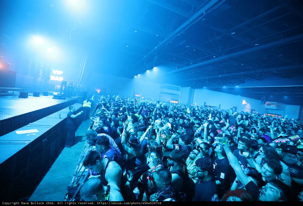 Massive Crowd Surges at Wobbleland 2026 Festival