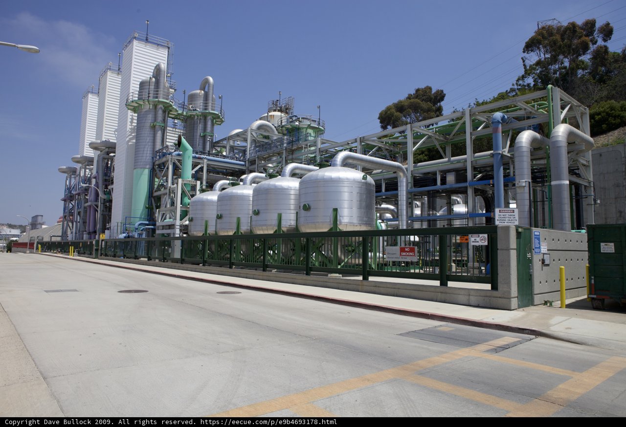 Hyperion Refinery: The Industrial Beast