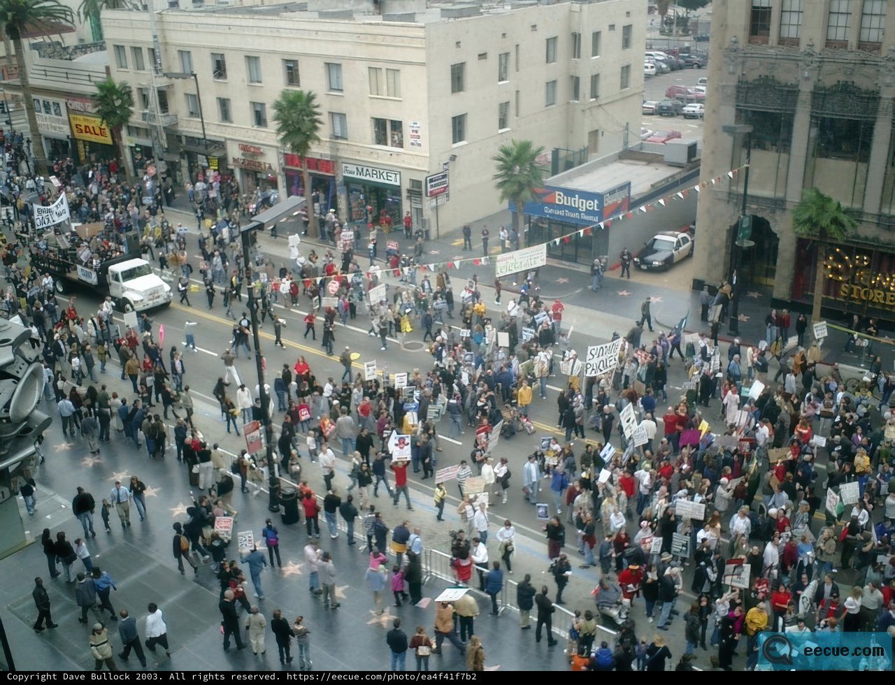 Downtown Metropolis Crowd