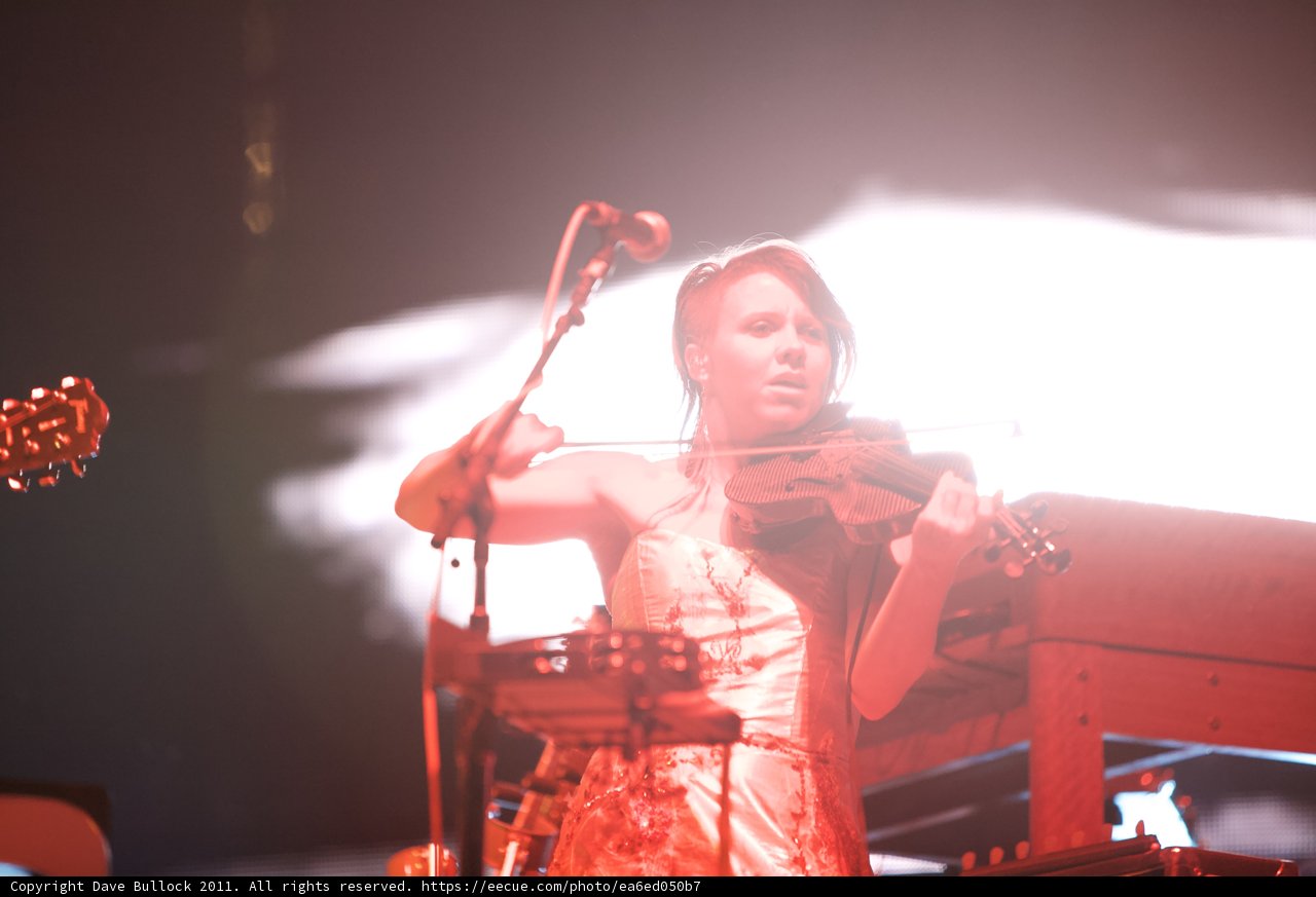 Sarah Neufeld's Electrifying Solo Performance