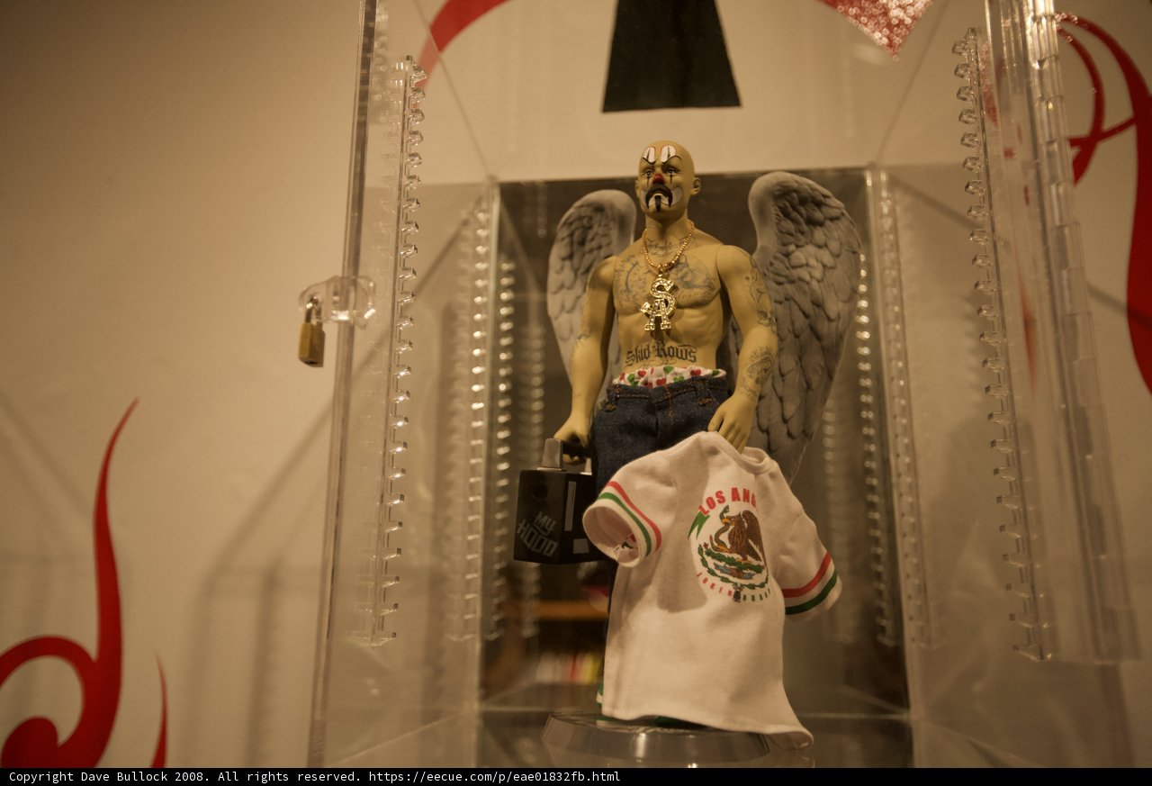 Mister Cartoon's Artistic Figurine