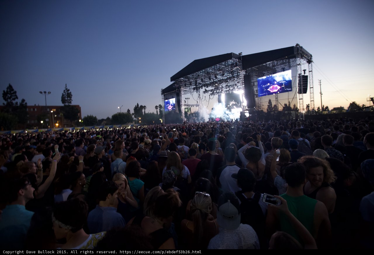 Main Stage Dusk Blue Screens Smoke