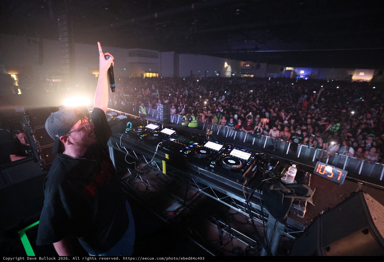 DJ Commands Massive Crowd at Wobbleland Festival 2026