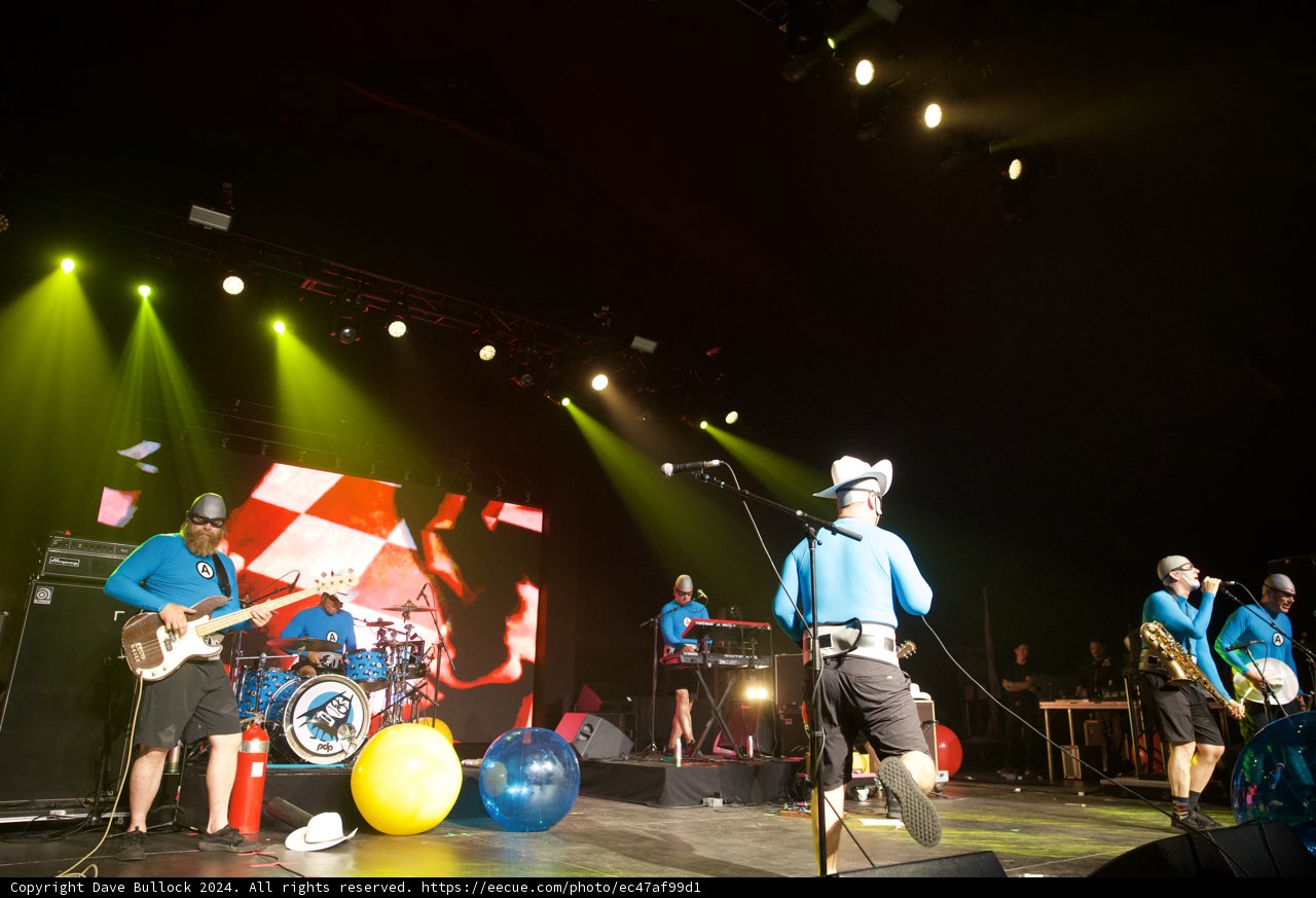 Vibrant Beats at Coachella 2024: A Dynamic Performance