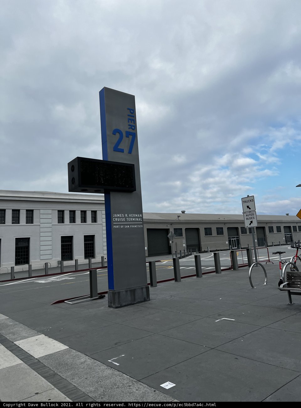 Parking at Pier 27