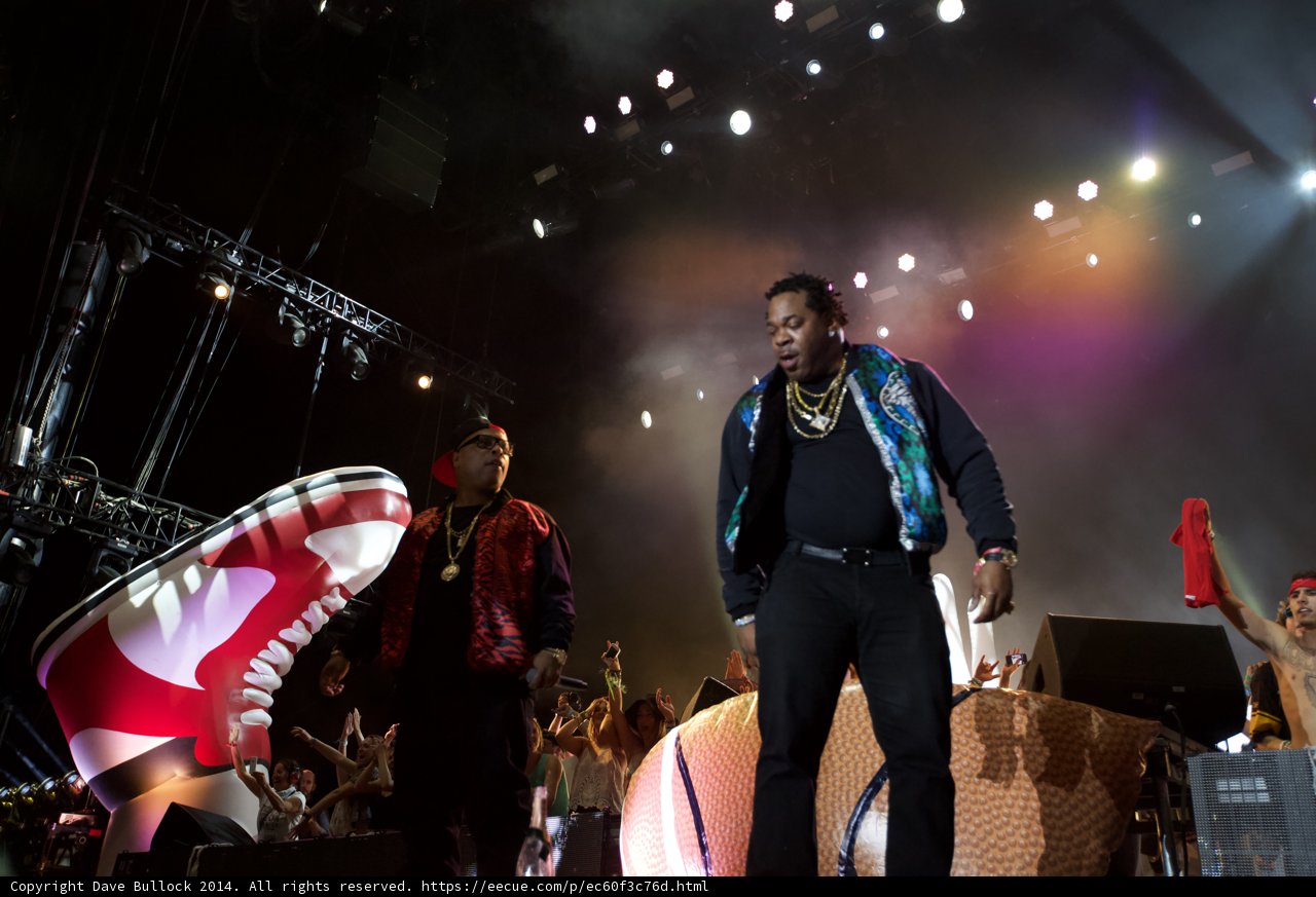 Busta and Spliff Take the Stage with a Big Shoe
