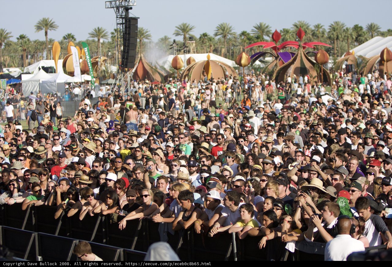 Coachella Music Festival Draws Crowds