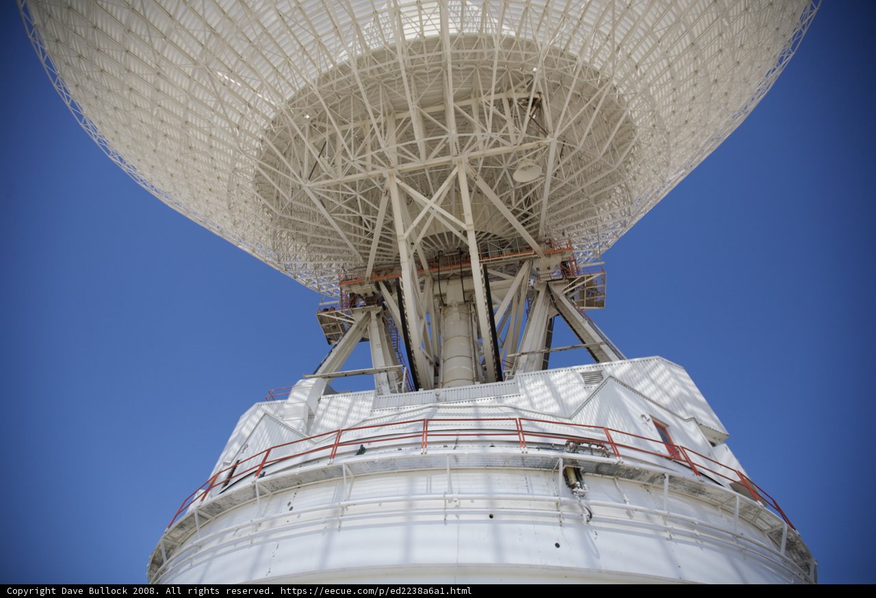 Towering Antenna at Goldstone