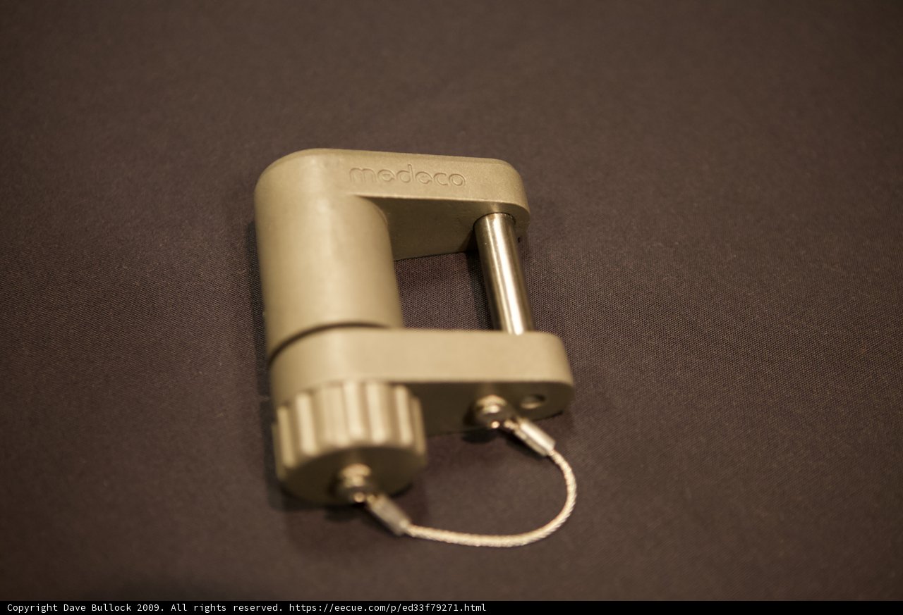 Metal Buckle and Chain