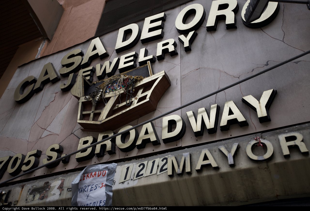 Casa de Oro Jewelry Sign on Broadway