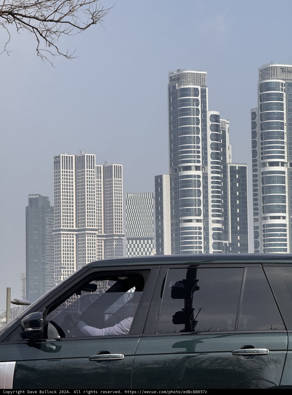 Glimpse of Urban Life: Seoul Cityscape