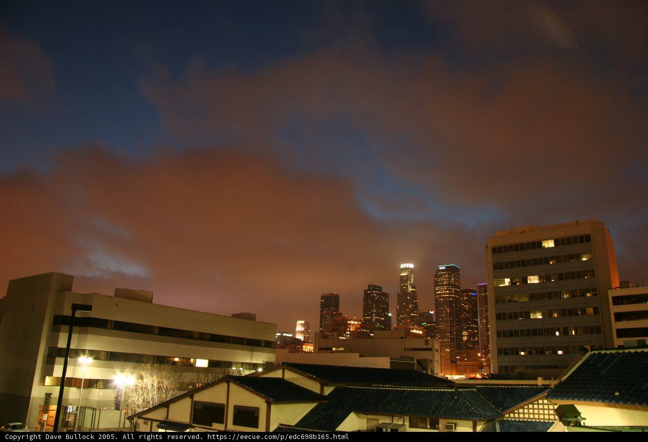Metropolis Illuminated: A Stunning Nighttime View of the City Skyline