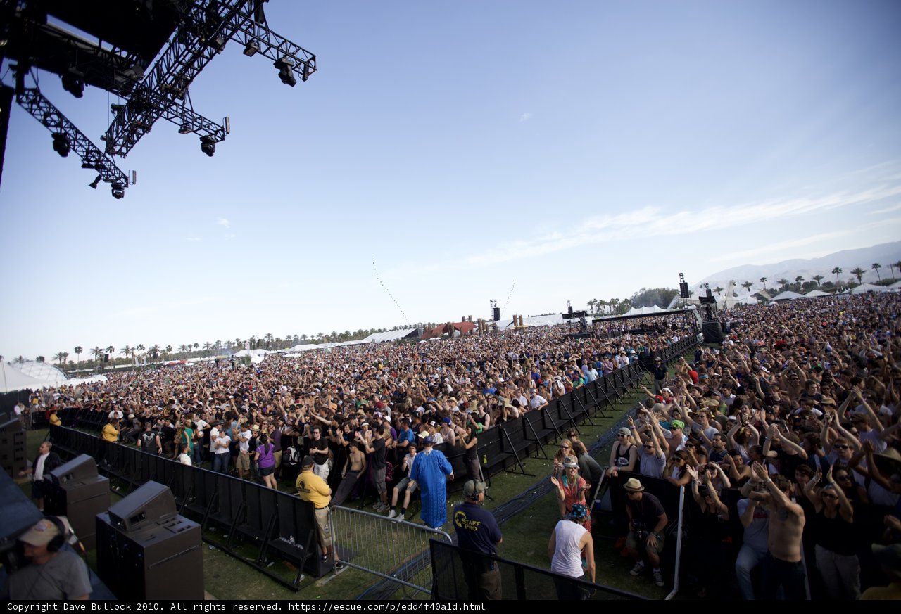 Coachella Crowd Soars High in Music Fest Glory
