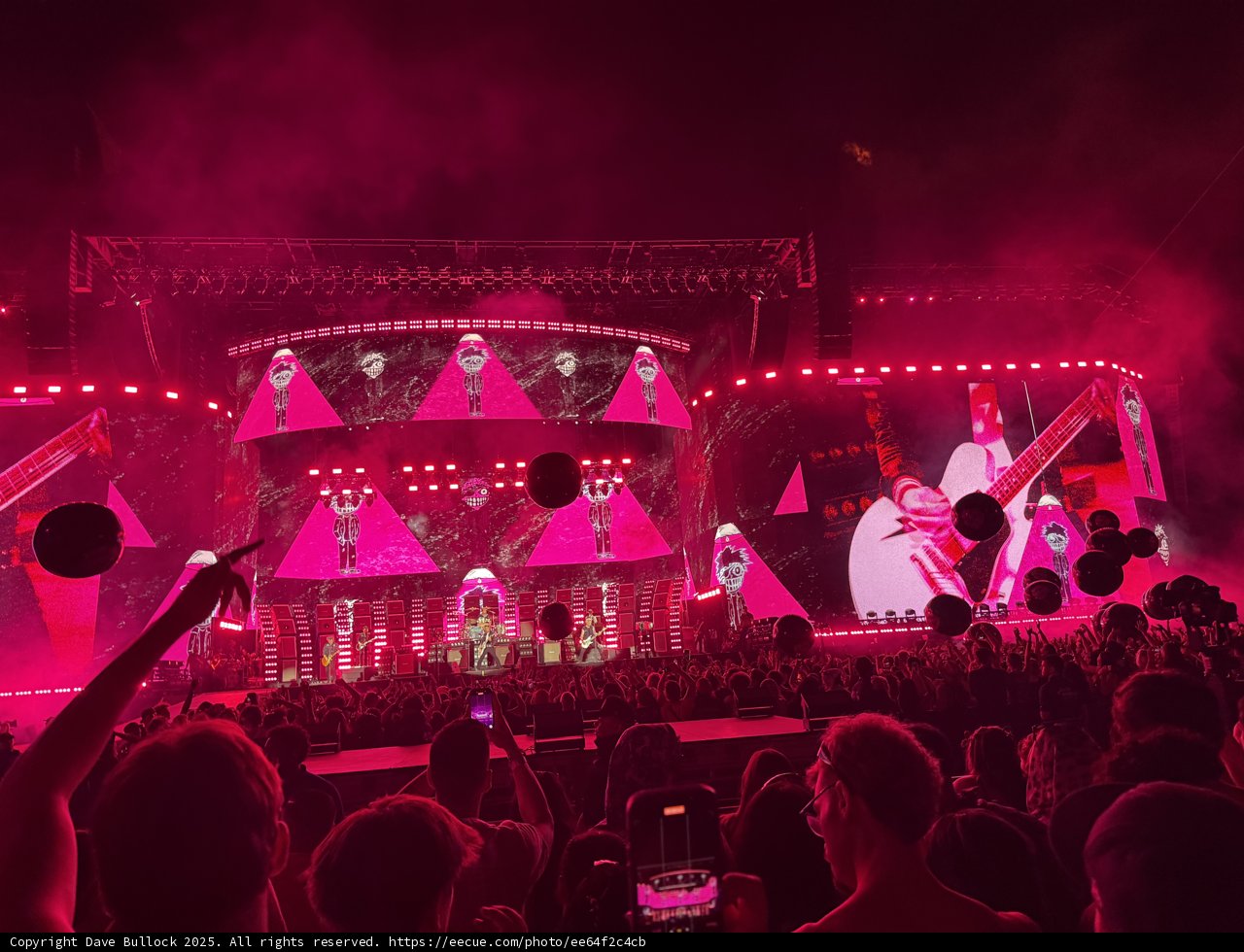 Electric Rhythms Under the Desert Sky