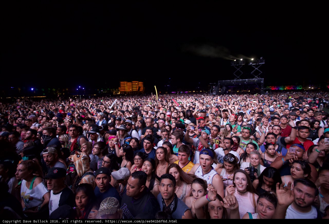 Coachella 2016: A Massive Crowd Under the Night Sky