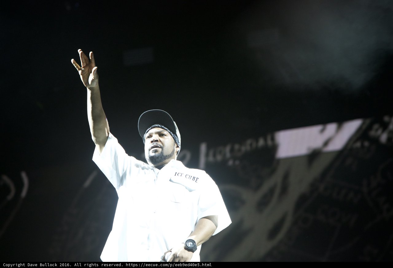 Ice Cube's Triumphant Solo Performance