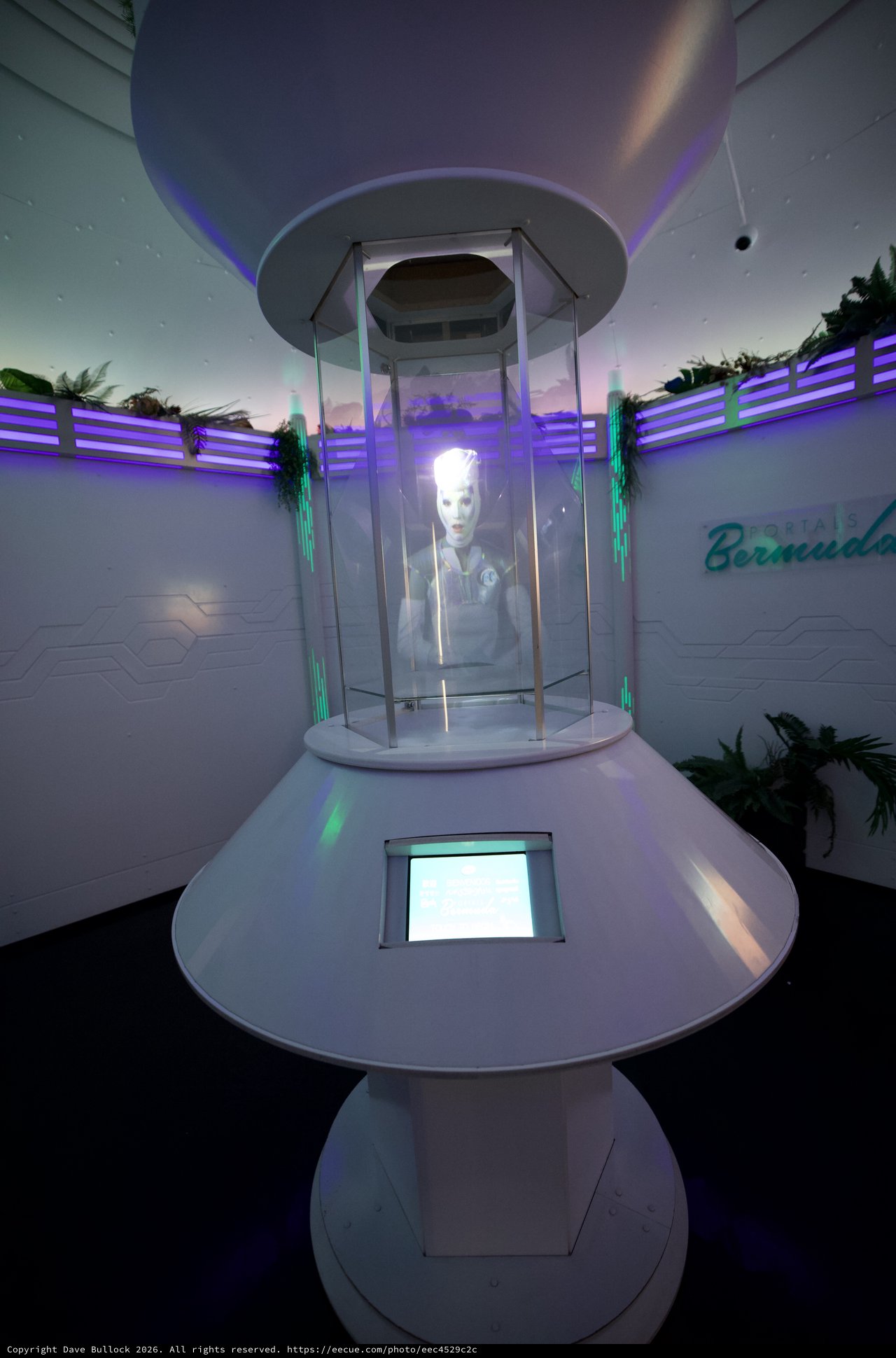Retro-Futuristic Robot Display in Glass Teleportation Chamber