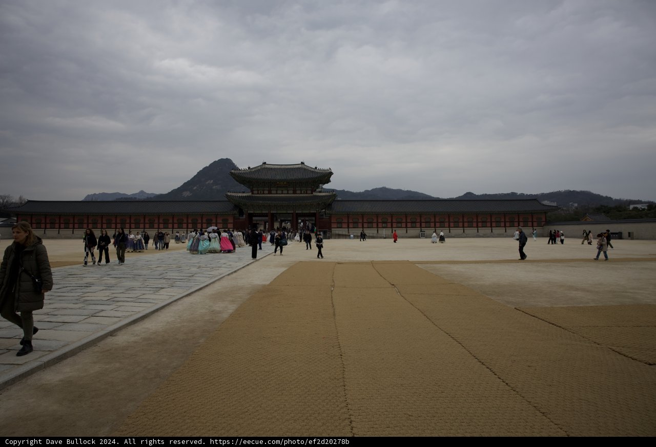 A Stroll in Seoul: Palace Promenade