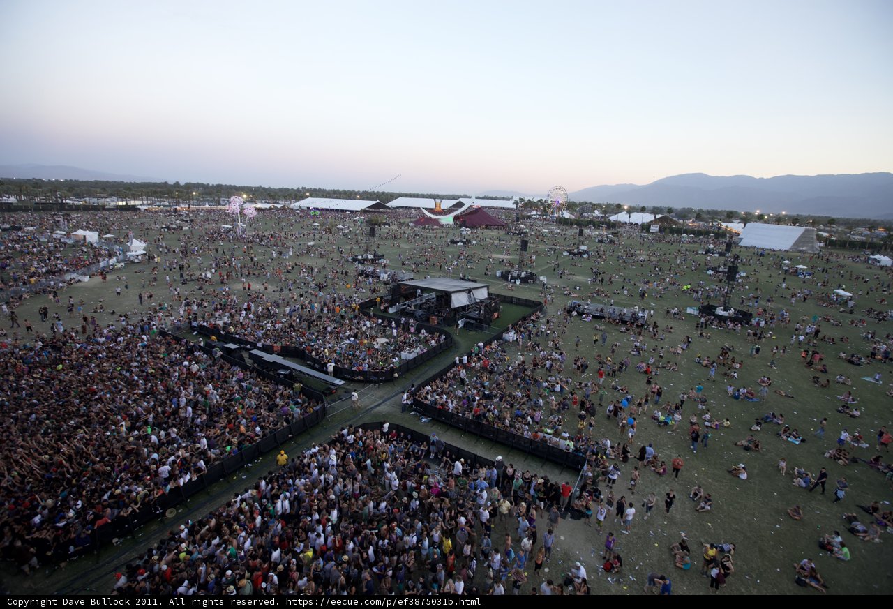 Coachella Crowd Takes Over the Sky
