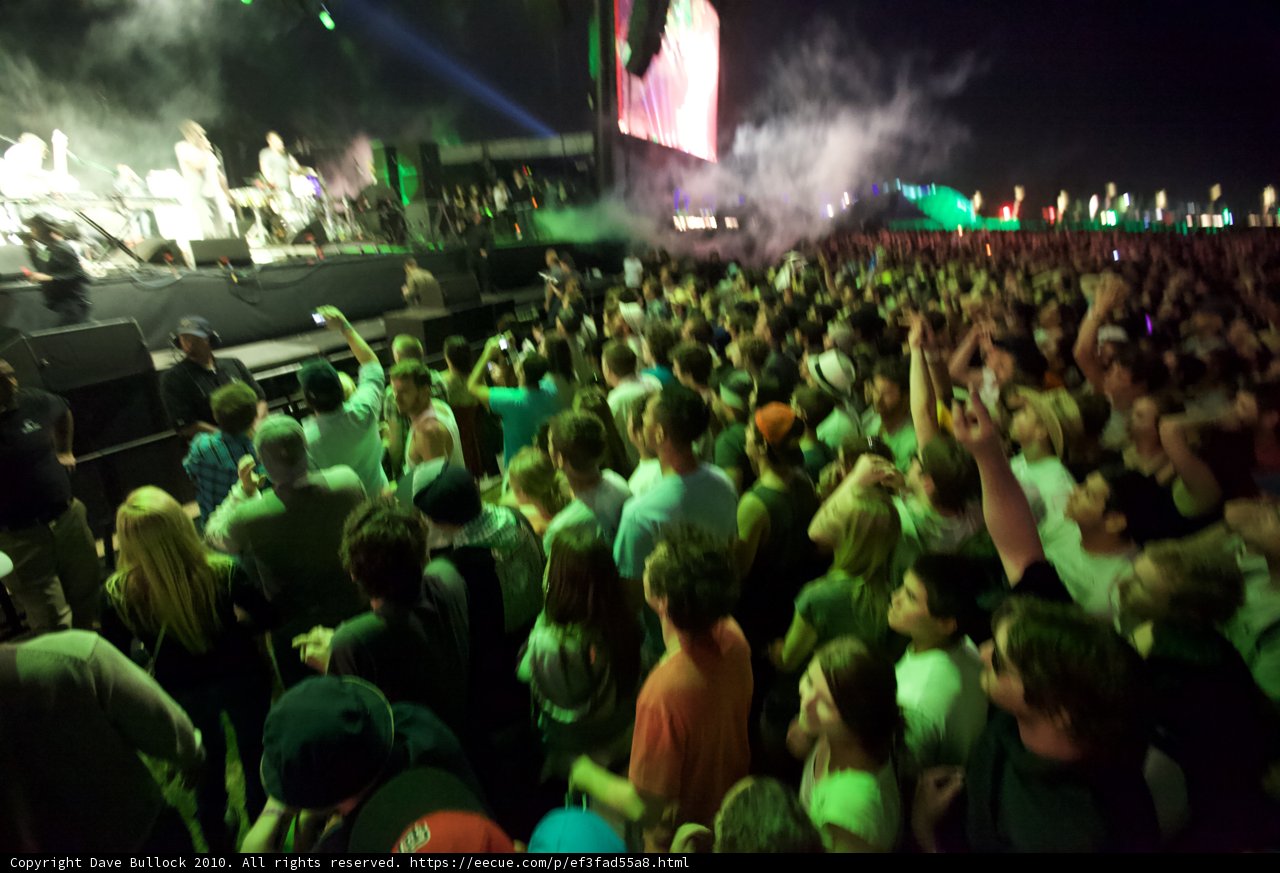 Smoke and Sounds fill Cochella