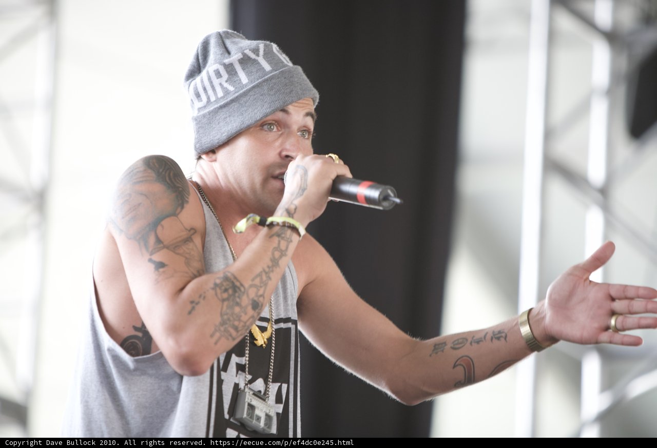 Yelawolf Rocks Coachella Stage with Tattooed Chest