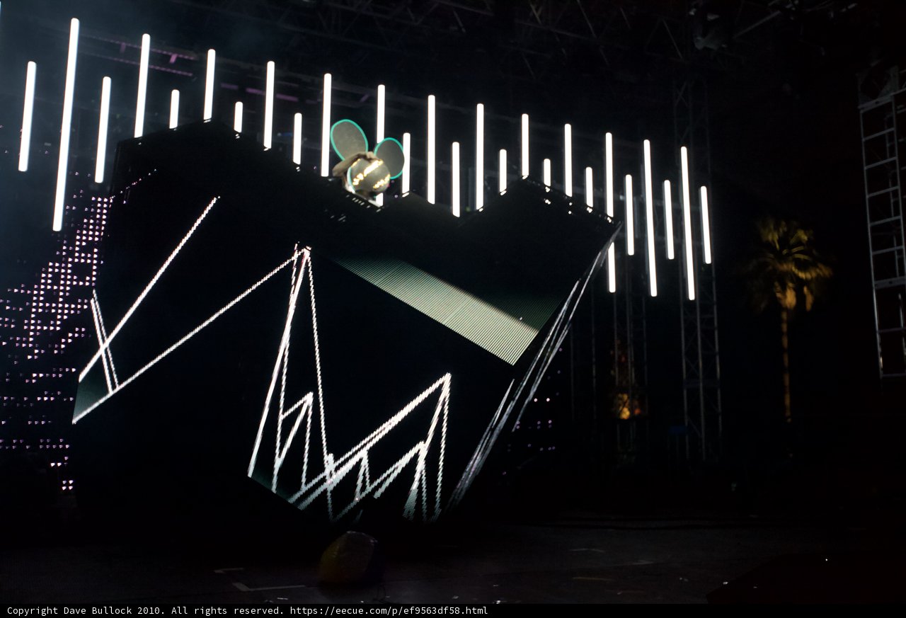 Illuminating the Crowd