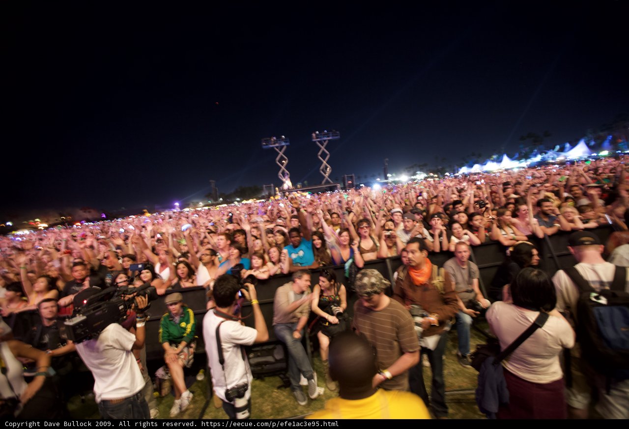 Coachella 2009: Nighttime Concert Crowd