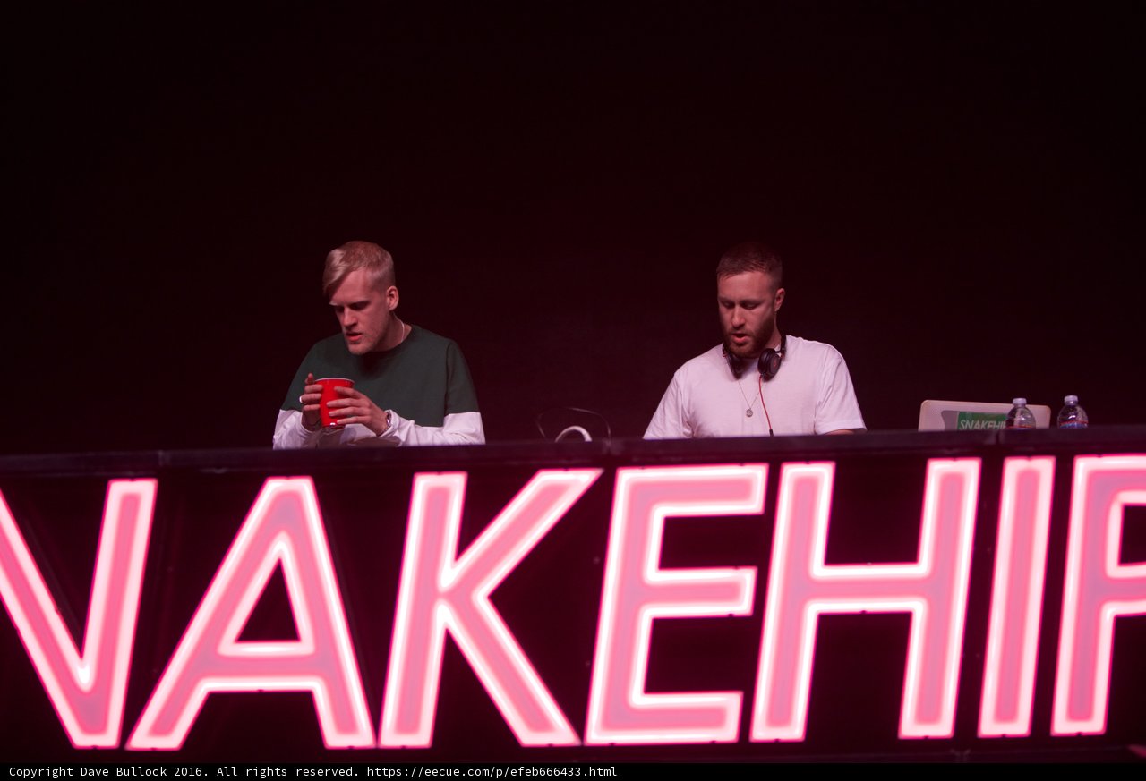 The Entertainers at Nakehip