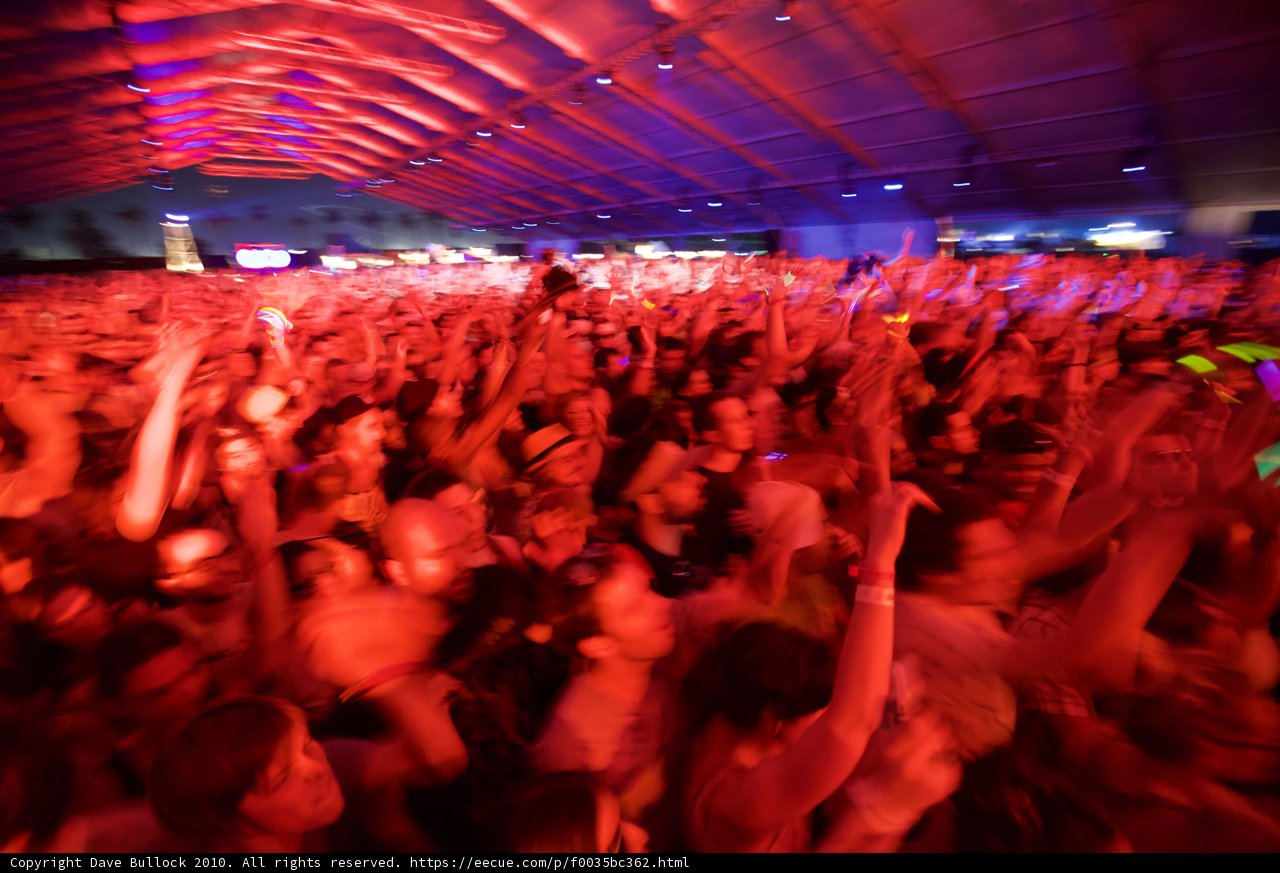 Party-goers embrace the beat at Coachella