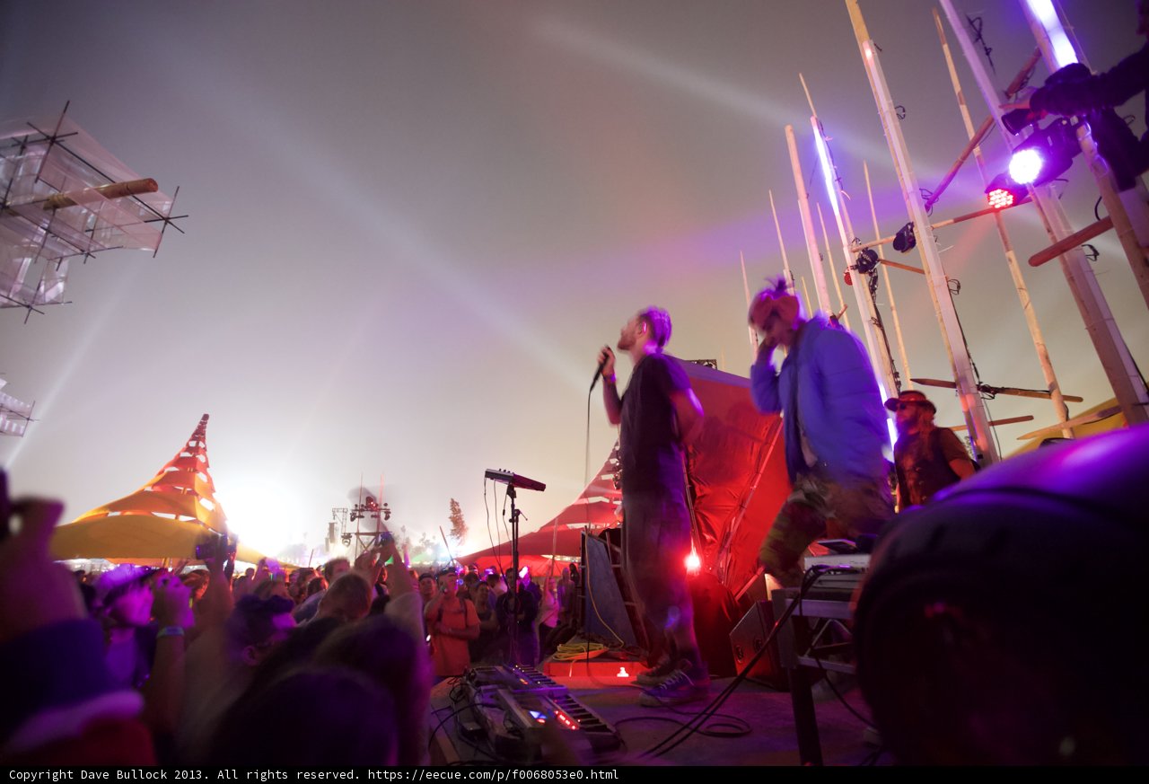 Jamming with the Crowd