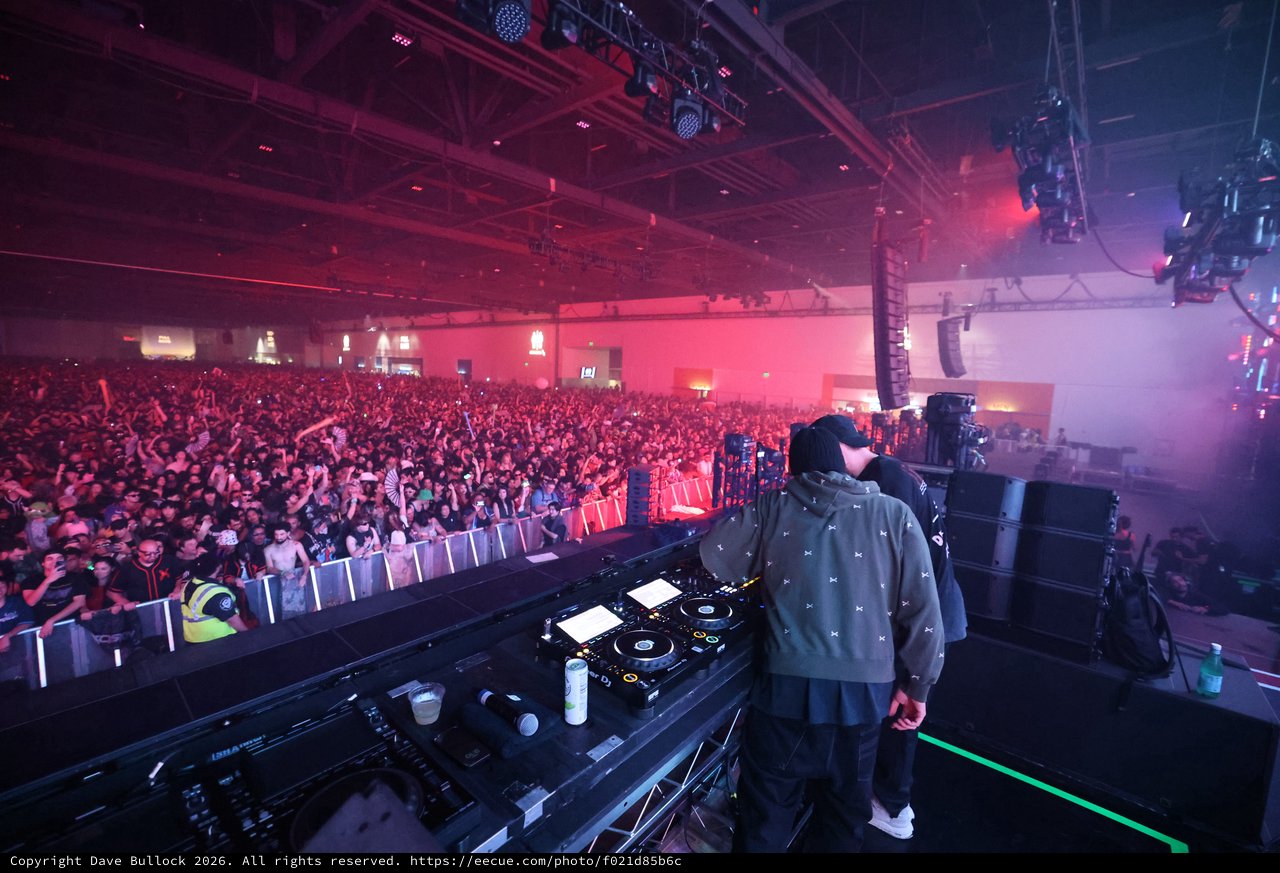 DJ Commands Massive Crowd at Wobbleland 2026