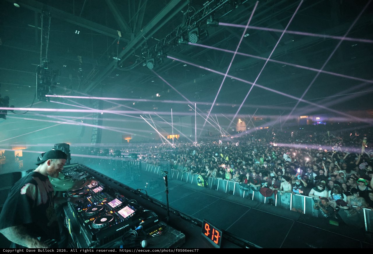 DJ Commands Massive Crowd at Wobbleland 2026