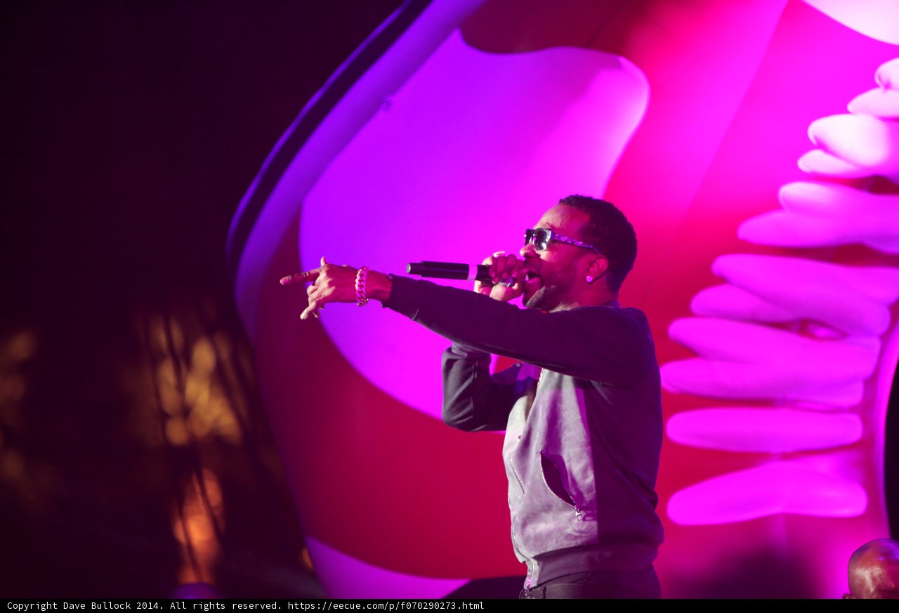 The Entertainer Takes Center Stage