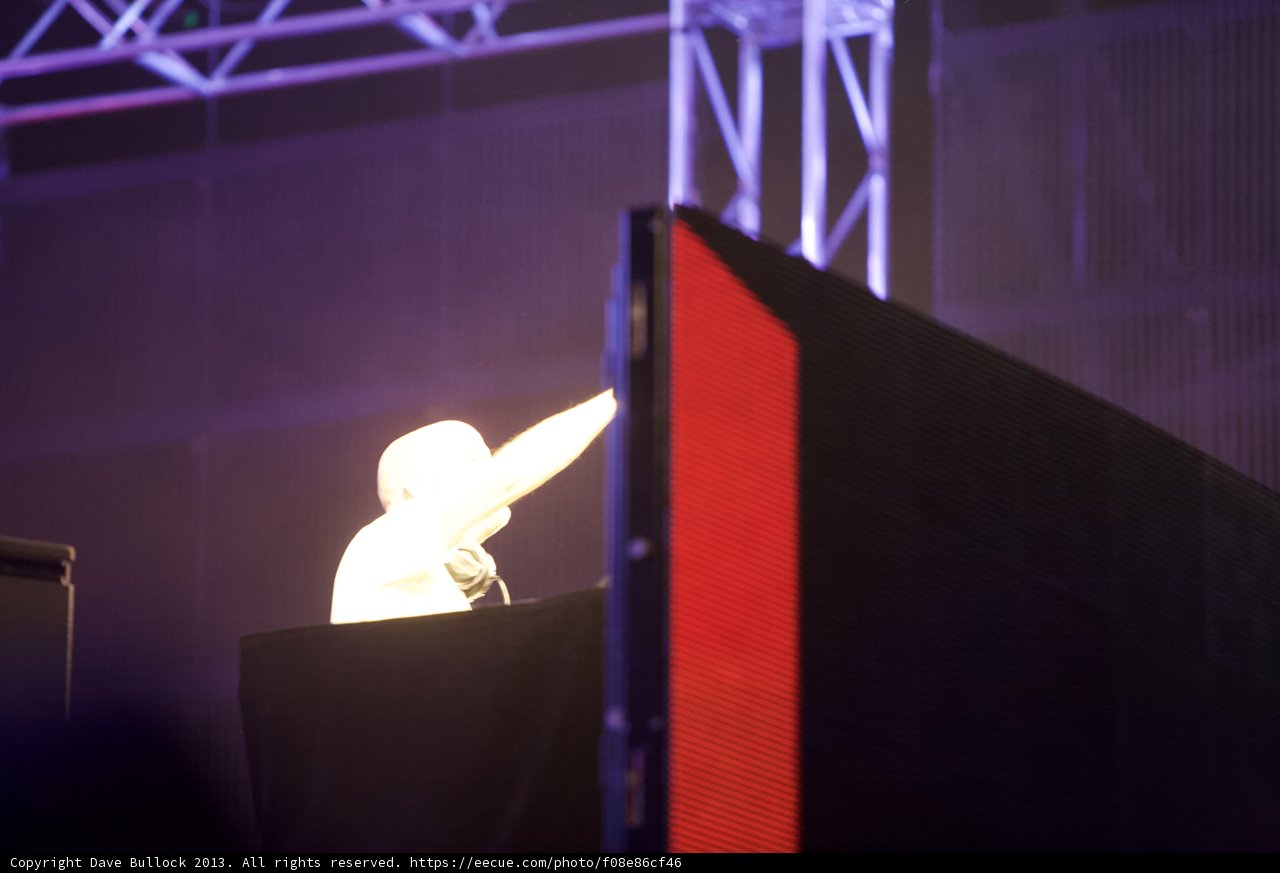 Solo Performance Under Coachella's Electric Sun