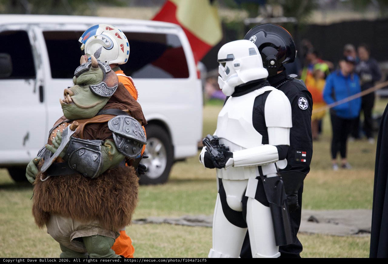Star Wars Cosplayers Face Off at Balloon Festival