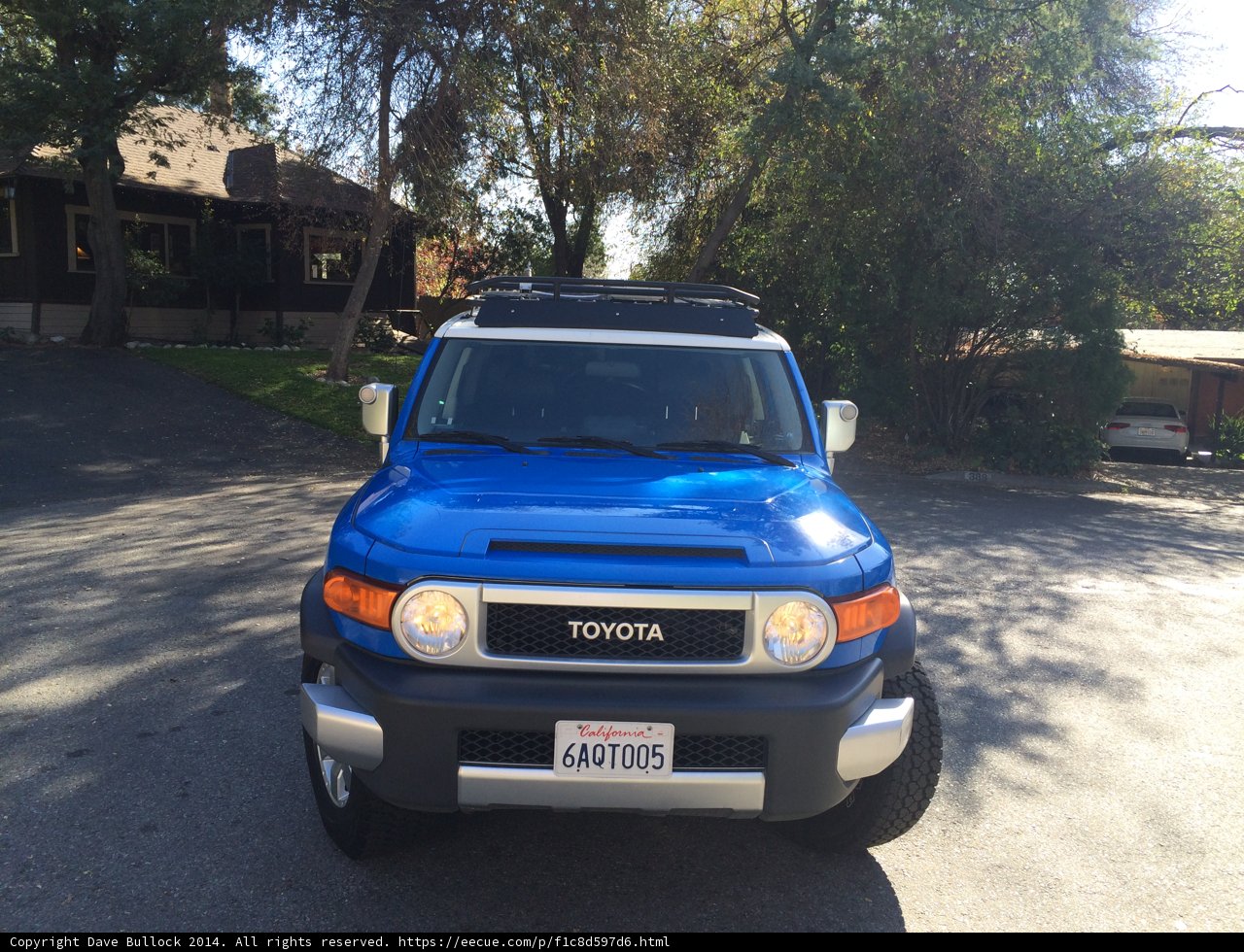 Blue Toyota FJ Cruiser on the Green