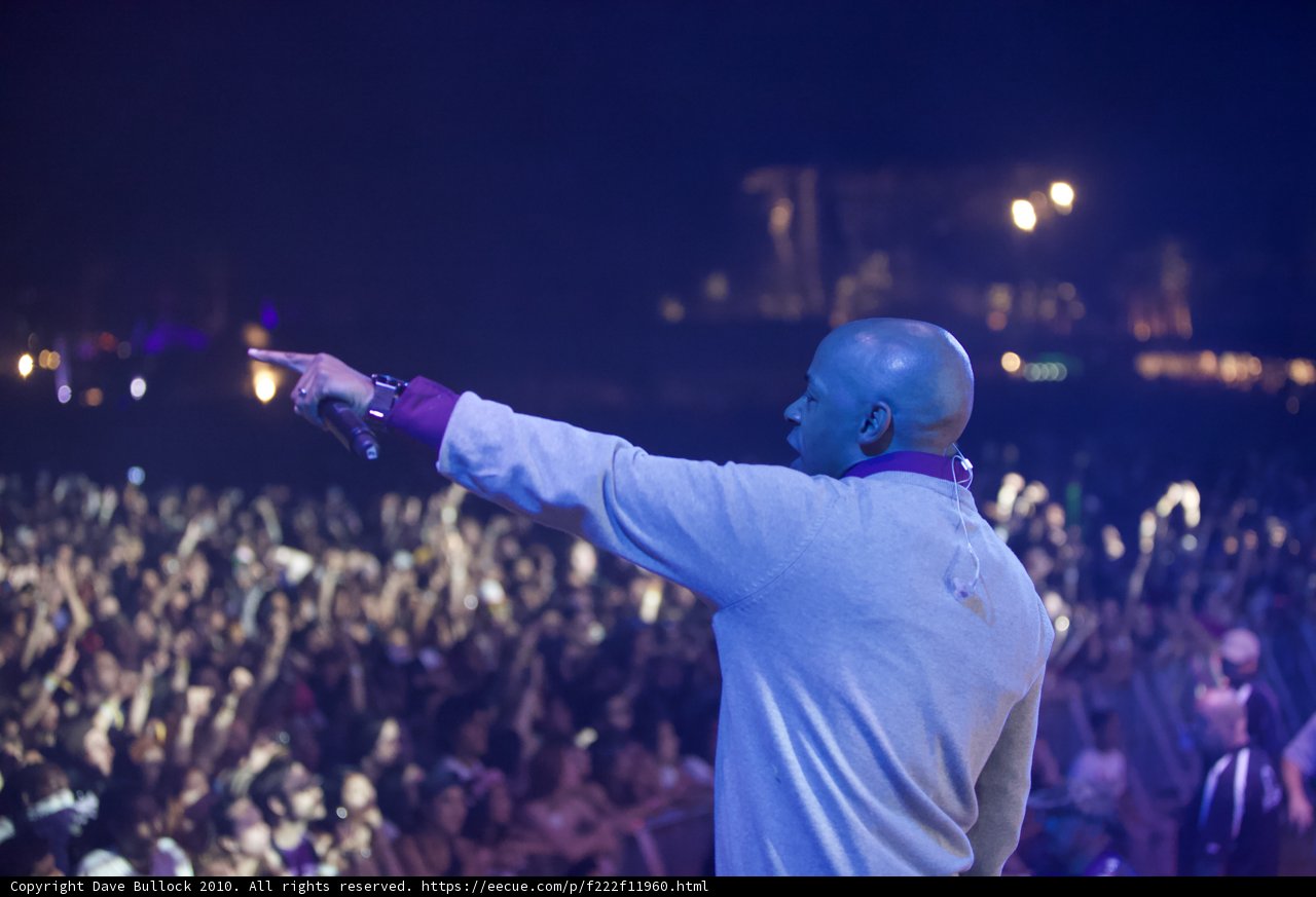 Pointing to the Beat