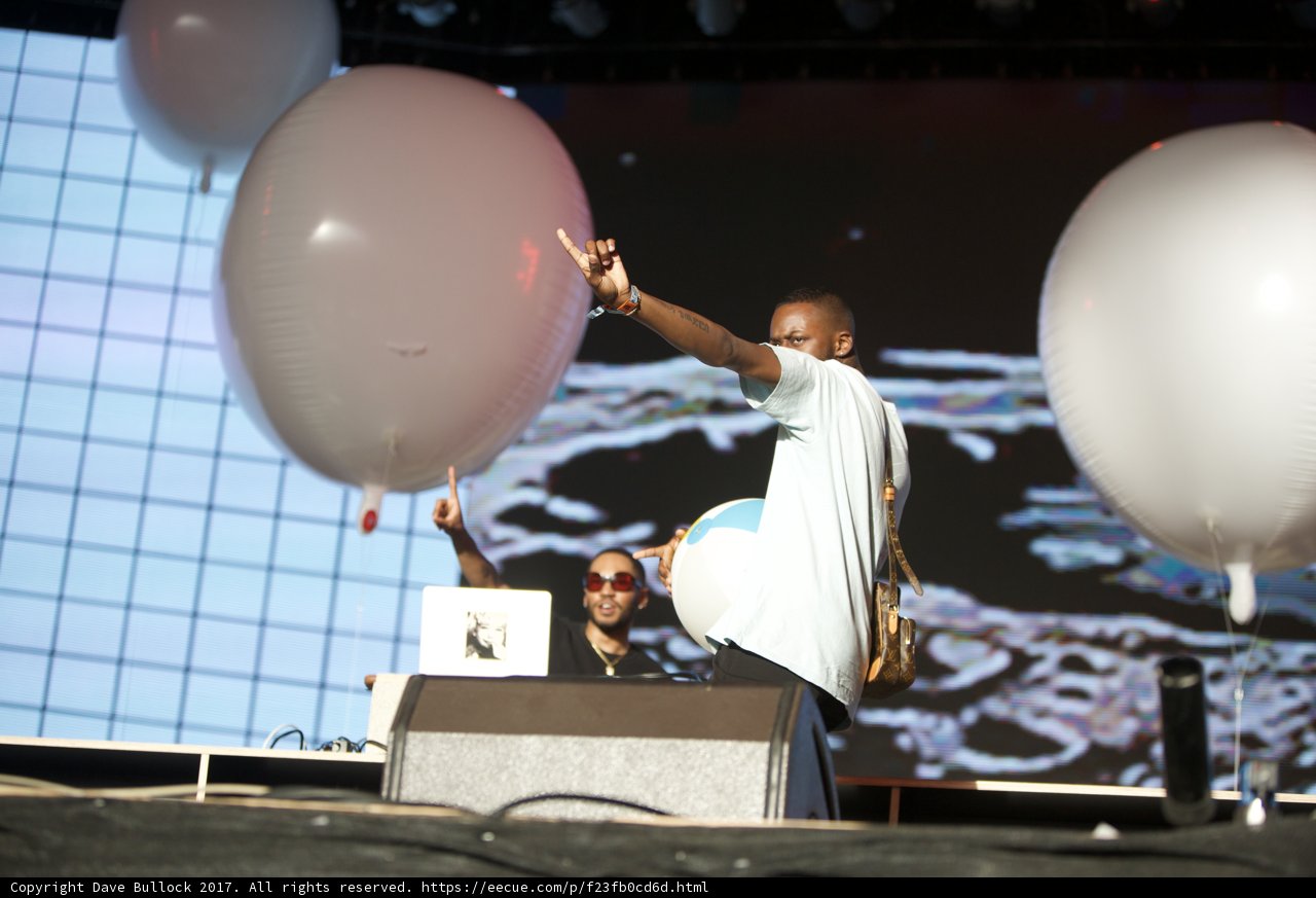 Kaytranada with his Balloon Sphere