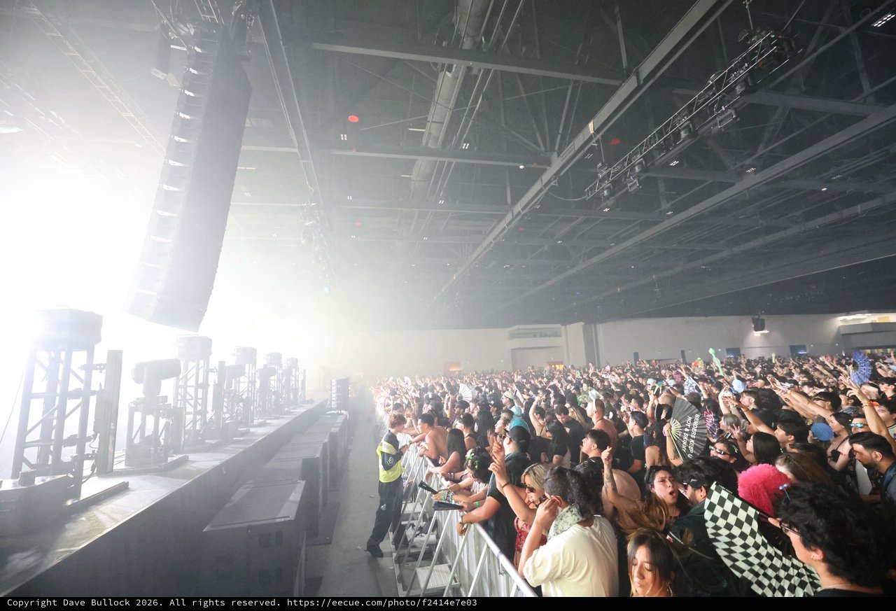 Massive Indoor Crowd Electrified at Wobbleland 2026