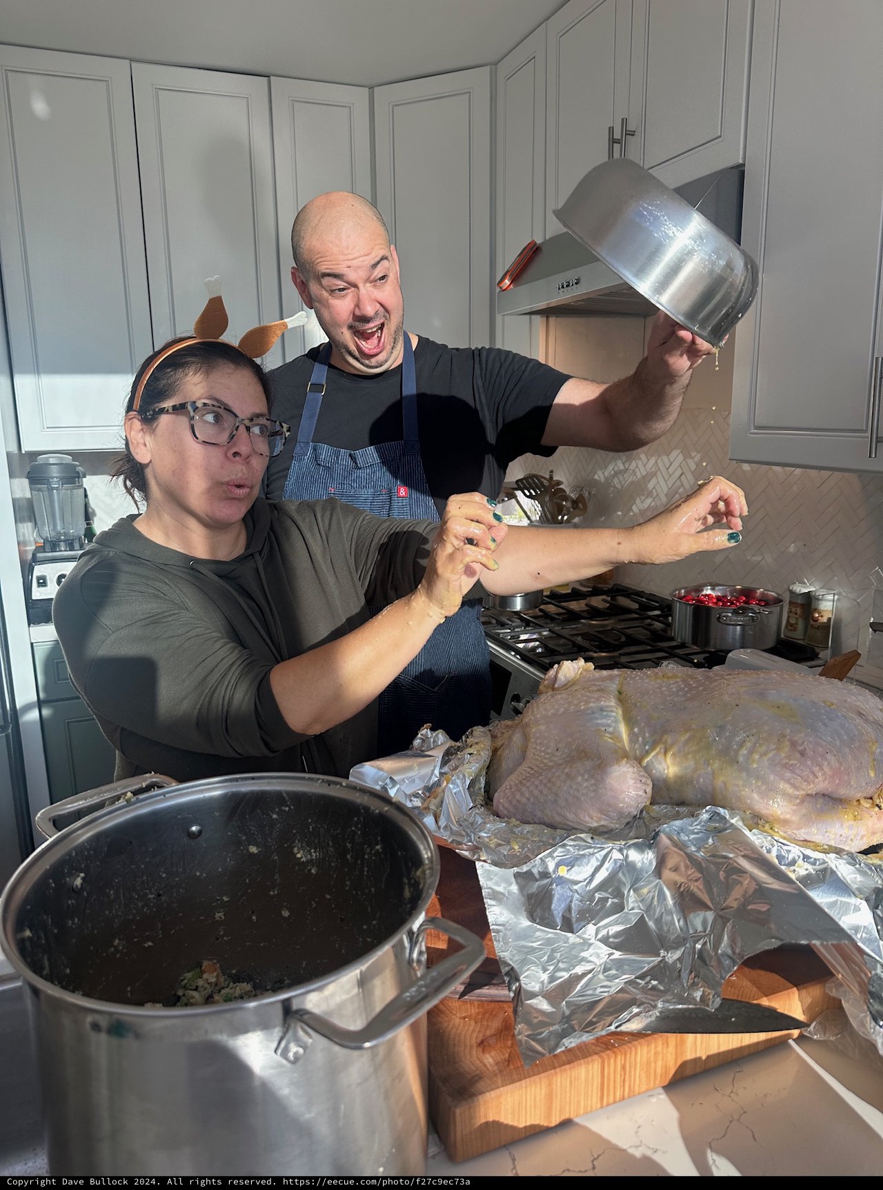 Chaotic Turkey Day Kitchen Cooking Adventure