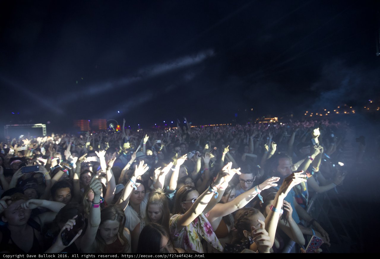 Coachella 2016: A Sky Full of Hands