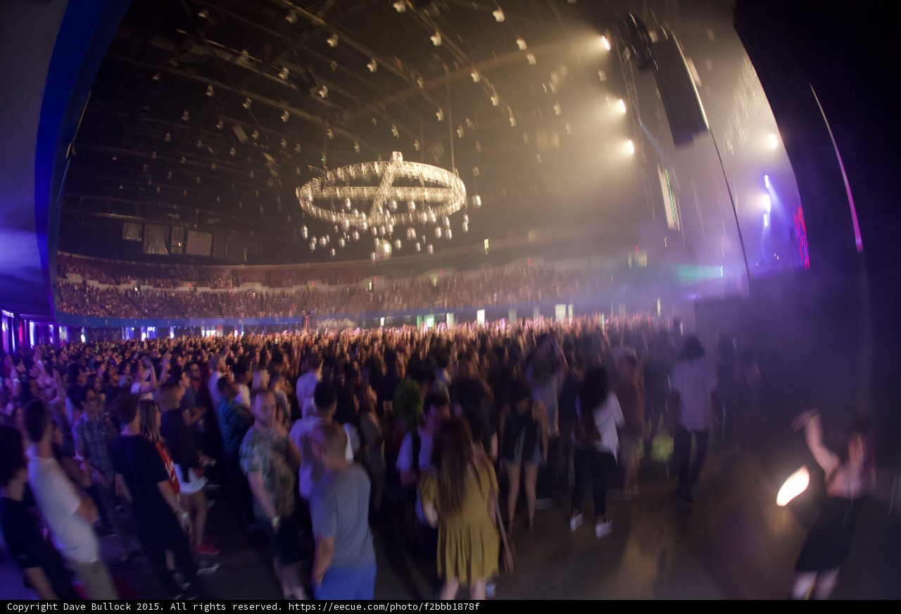 Packed Arena Infinity Rig