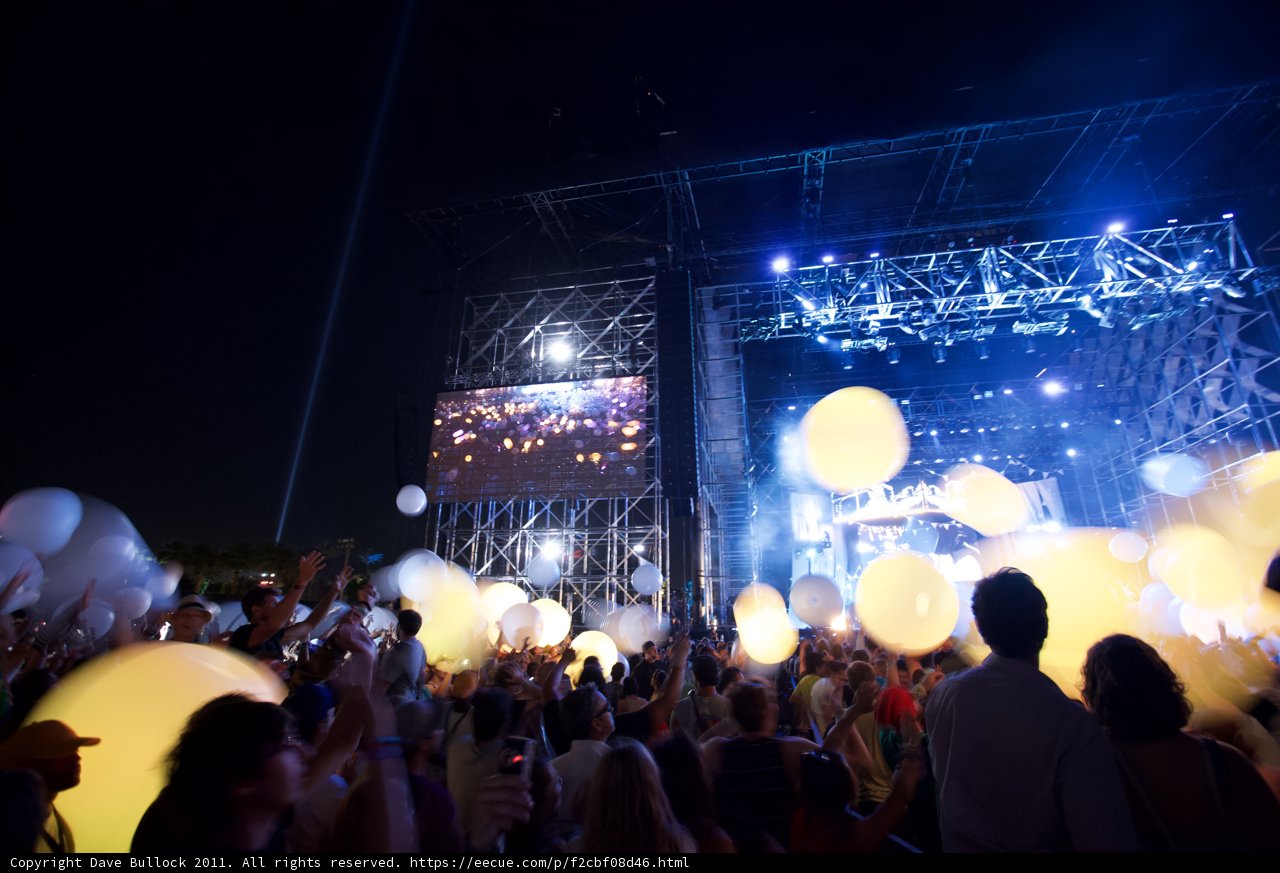 Balloon-filled Concert Night