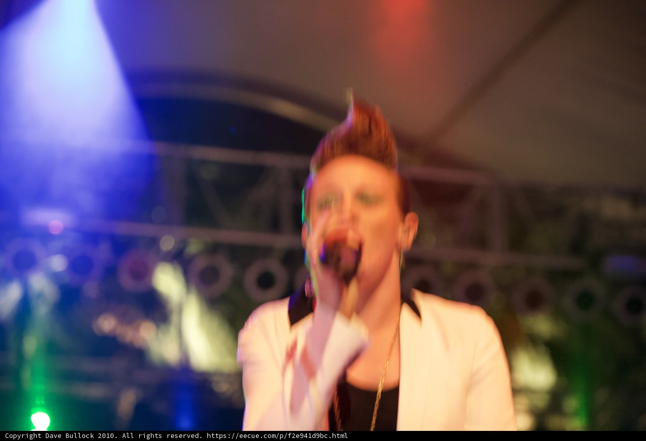 Live At Coachella: Mesmerizing Singer on Stage