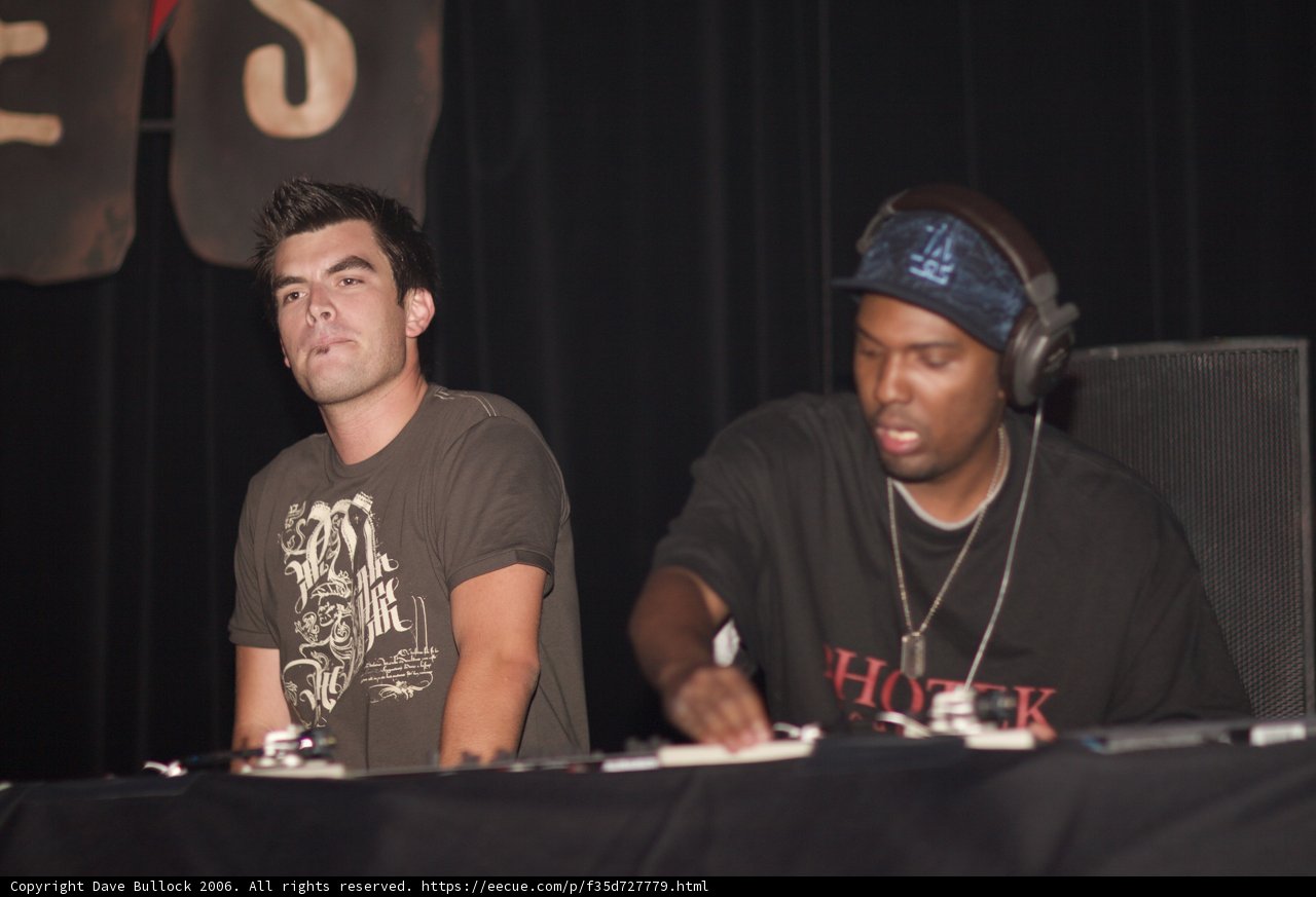 Two Deejays Ready to Entertain